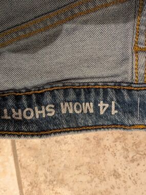 GAP Men's Light Blue Relaxed Jeans with Yellow Stitching